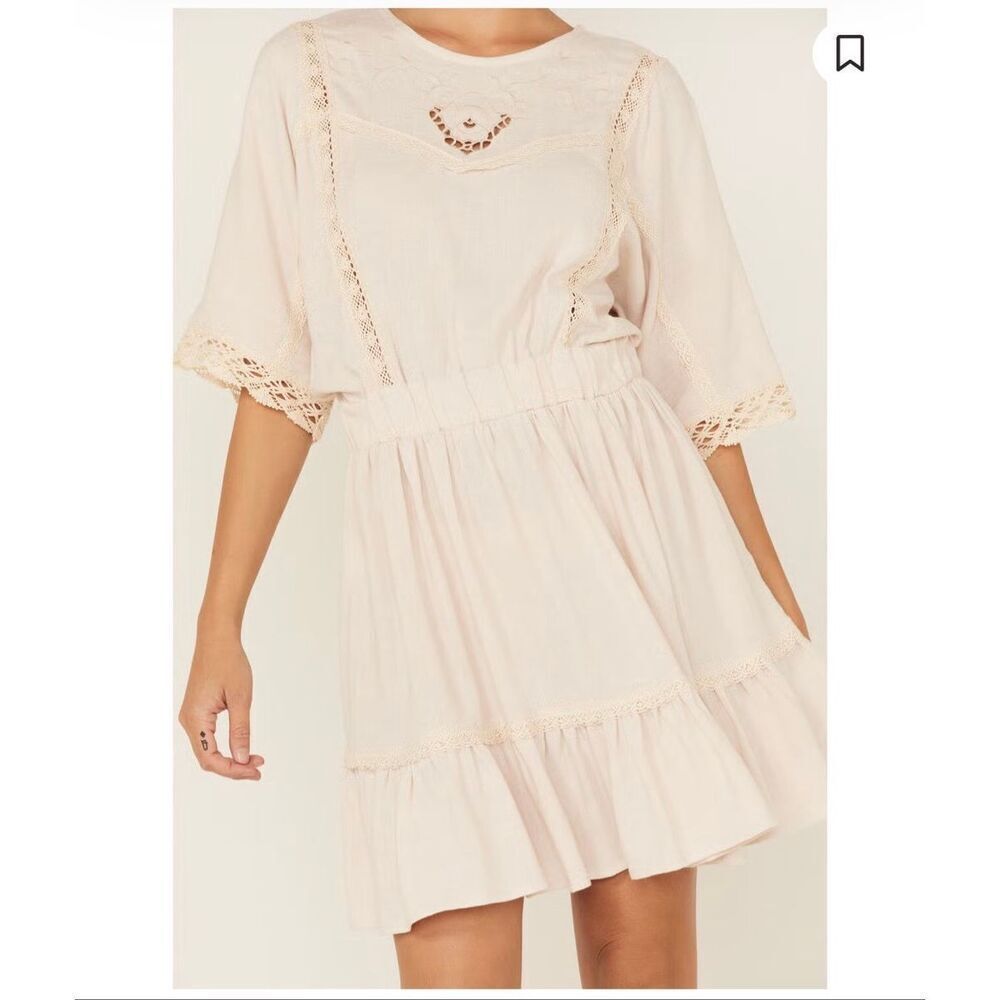 Maggie Sweet CarmenโLace Mini Dress Womens Sz Large Ivory Cream 3/4 Sleeve Chic